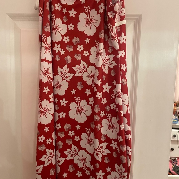 Red Tropical Dress - Picture 2 of 2